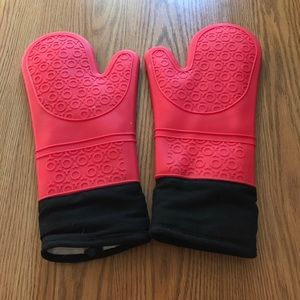 Lined Full Length Silicone Oven Mitt Set